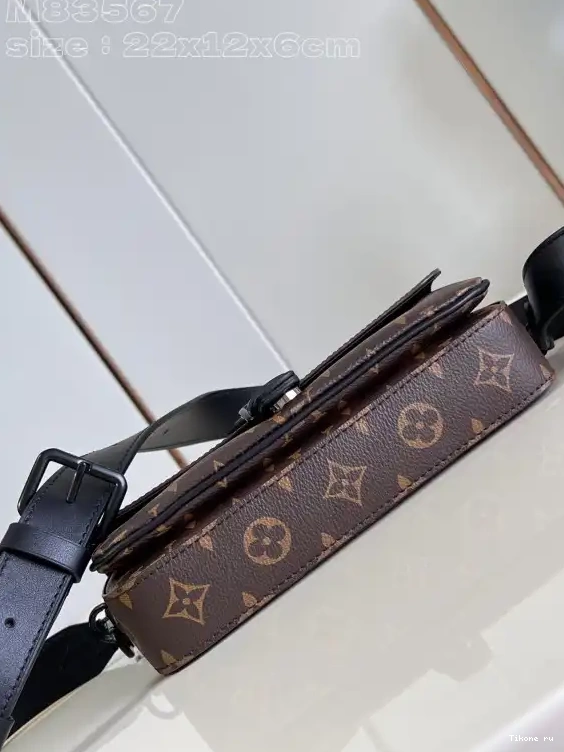 Cheap Wallet LOUIS VUITTON Wearable Montsouris 0619